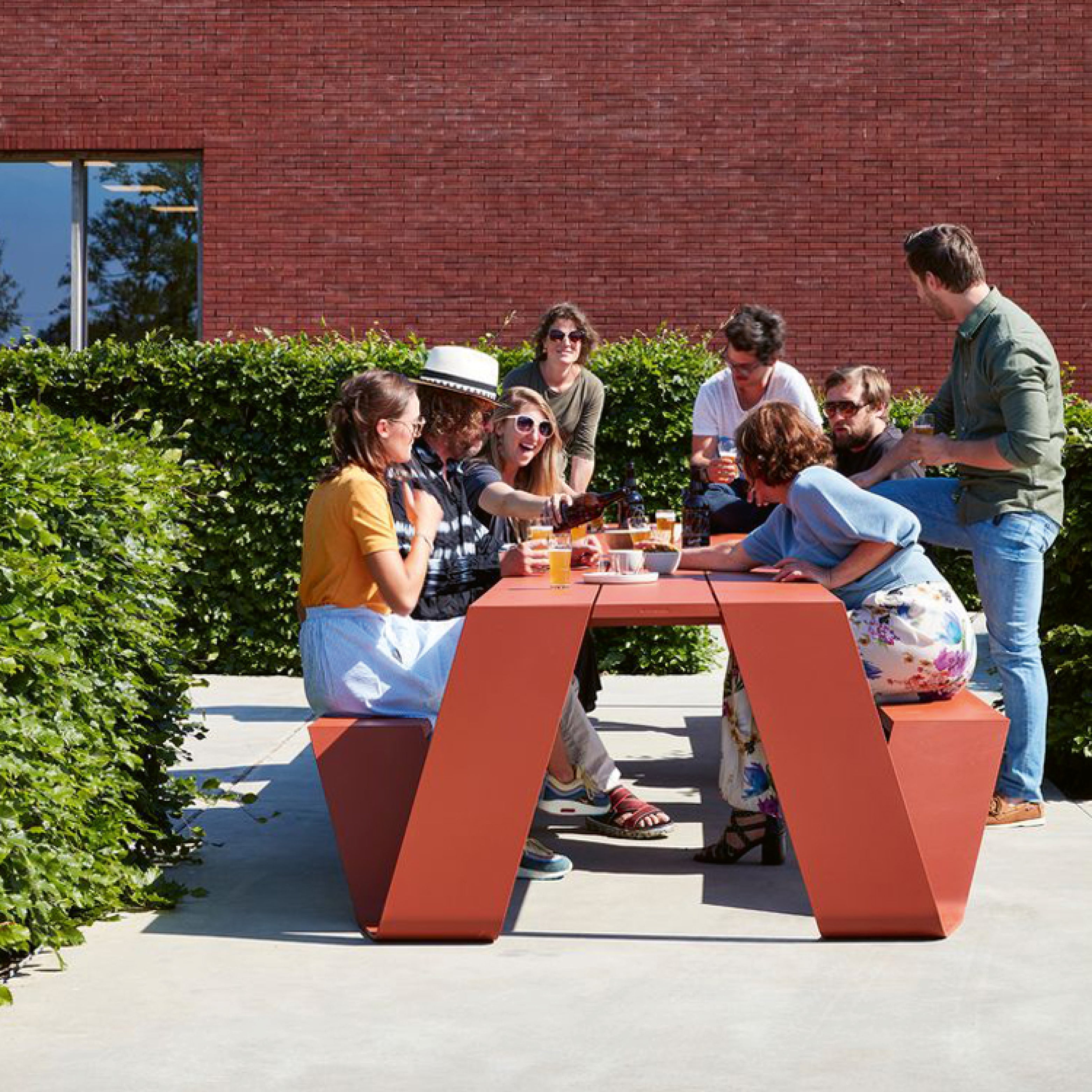 Extremis Gartenmöbel – modernes Outdoor‑Design, wetterbeständige Sitzgruppen und Tische im Gartensetting