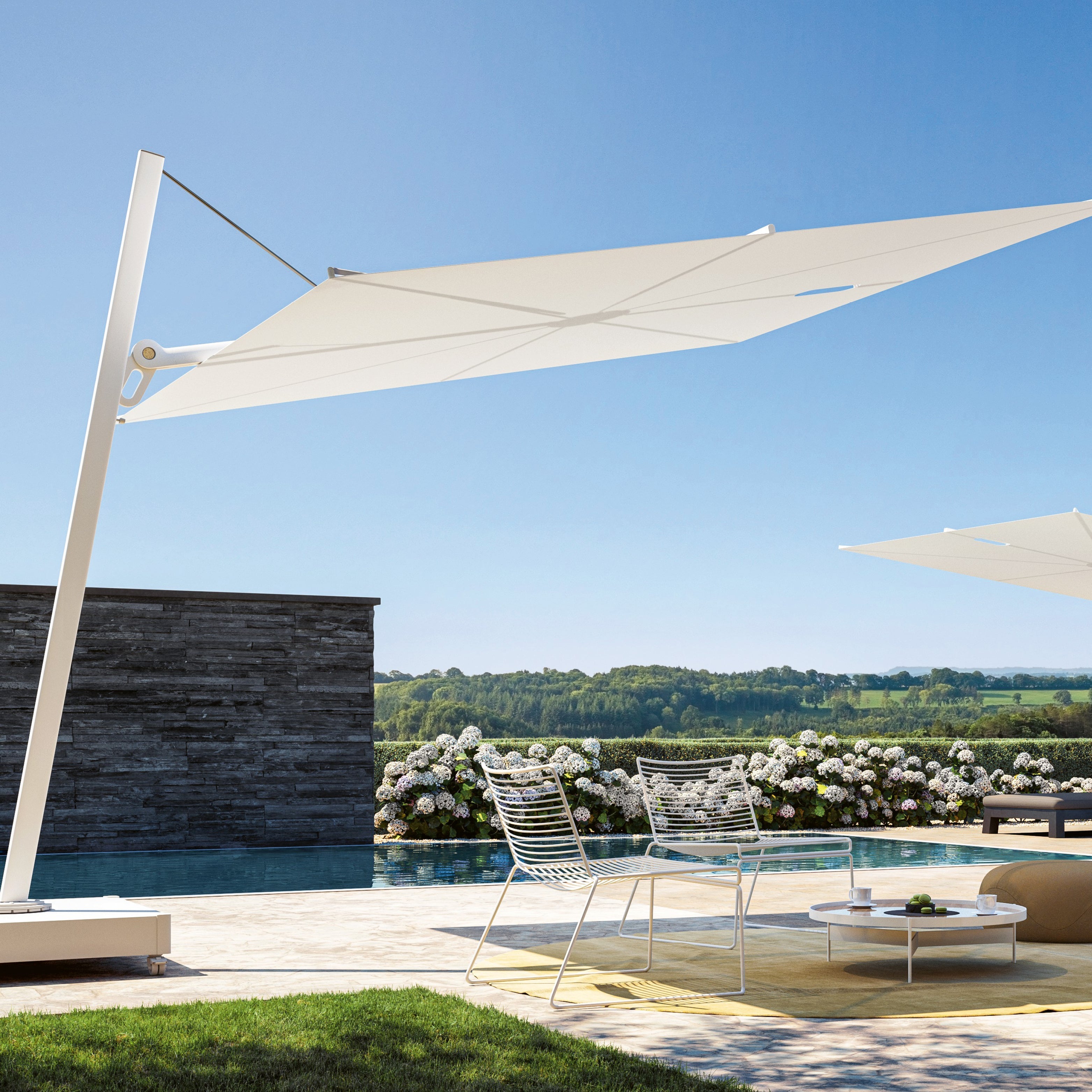 Design Sonnenschirm Spectra von Umbrosa als architektonisches Schattensystem im Außenbereich