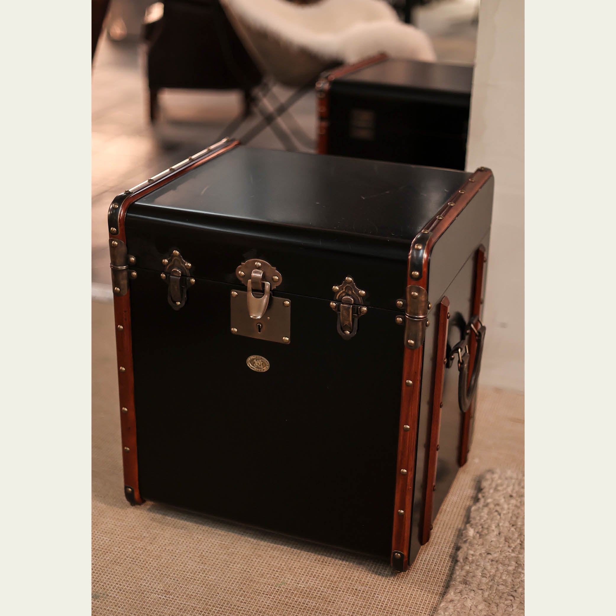EXPO Authentic Models Side tables STATEROOM