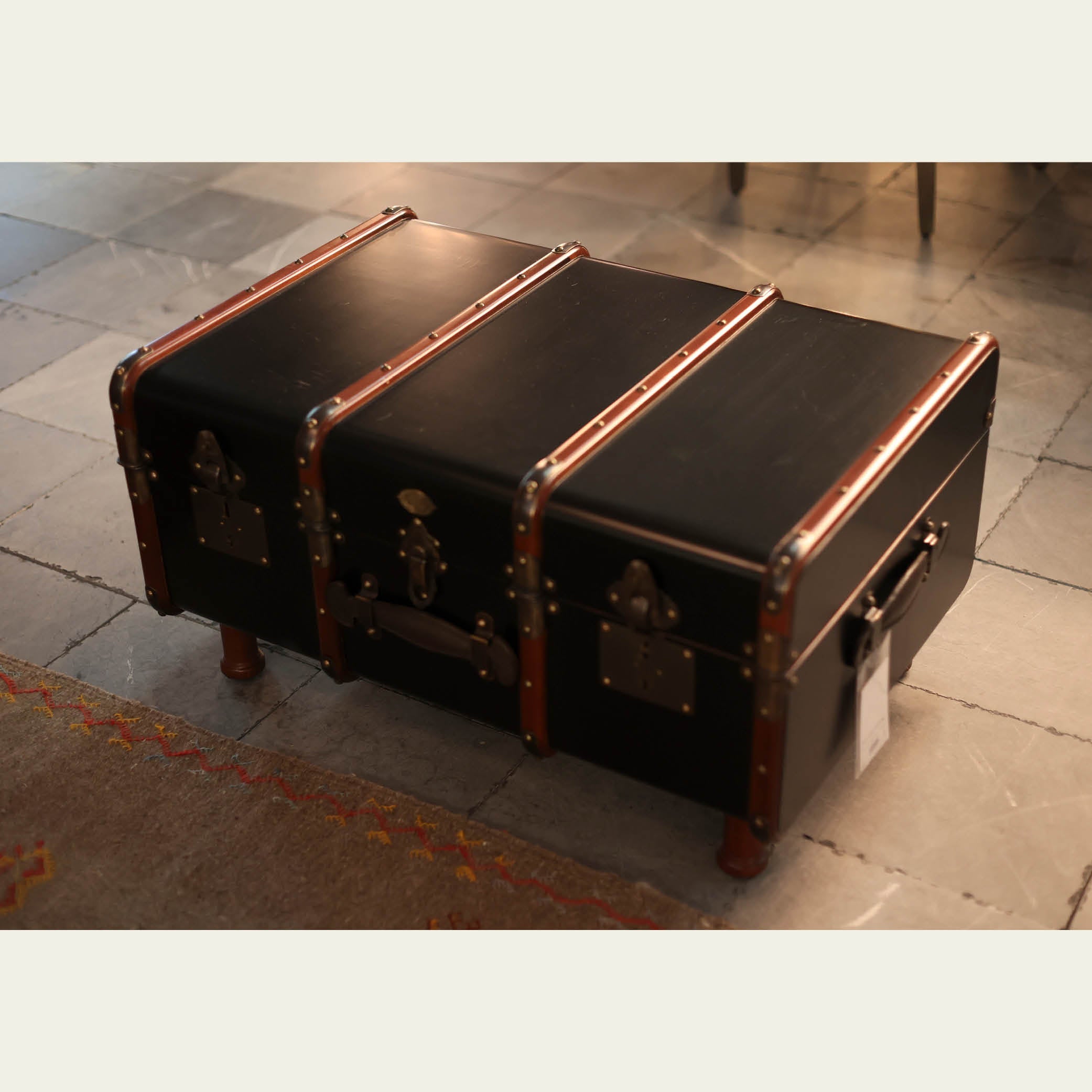 EXPO Authentic Models STATEROOM TRUNK Table basse