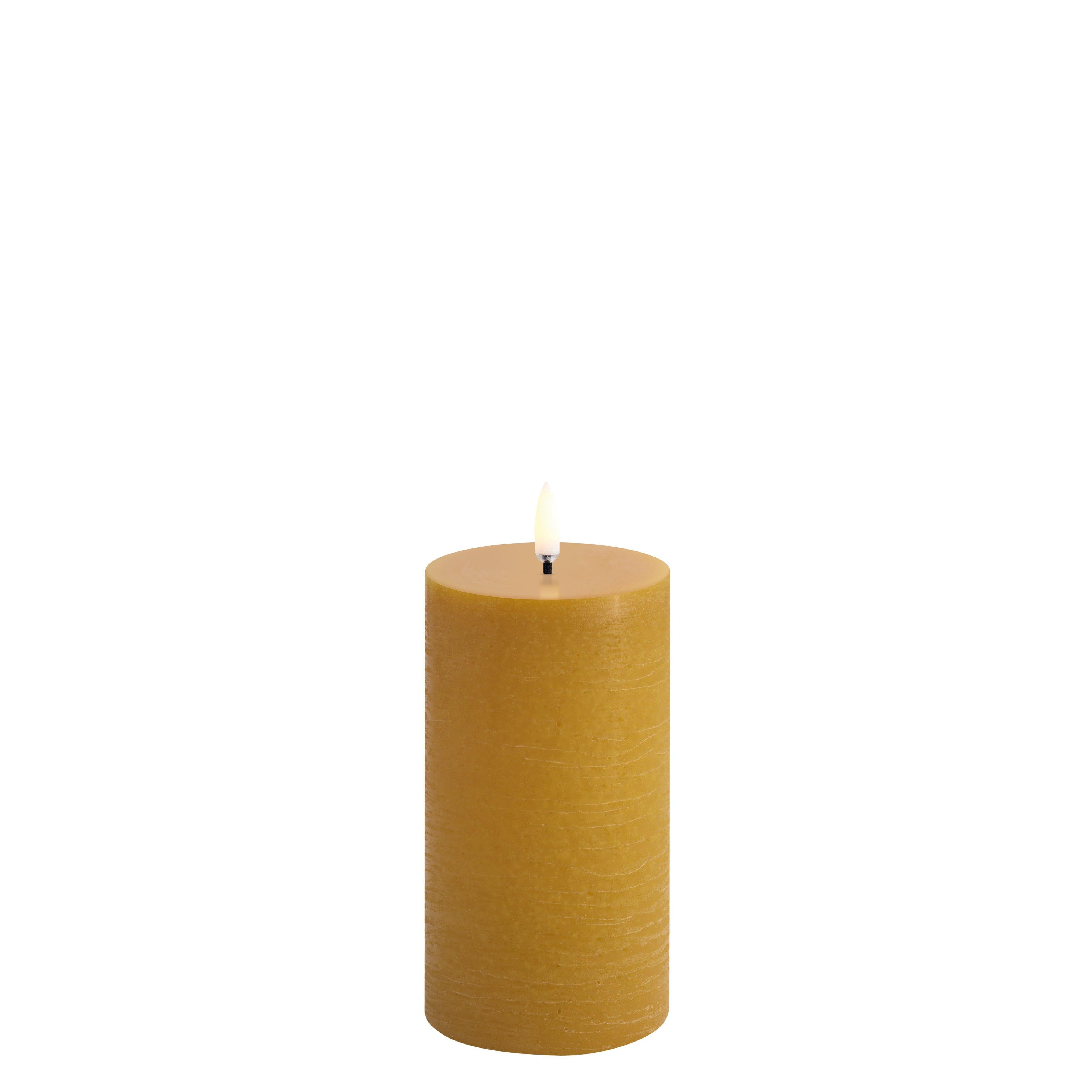 Kerze PILLAR RUSTIC LED Uyuni Curry Yellow Ø7.8 x 15.2cm | Piffany | Homestorys