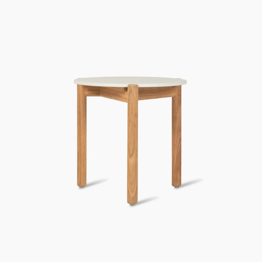 Vincent Sheppard ODA Beistelltisch rund mit Teakgestell und einer Keramikplatte in der Farbe Portland