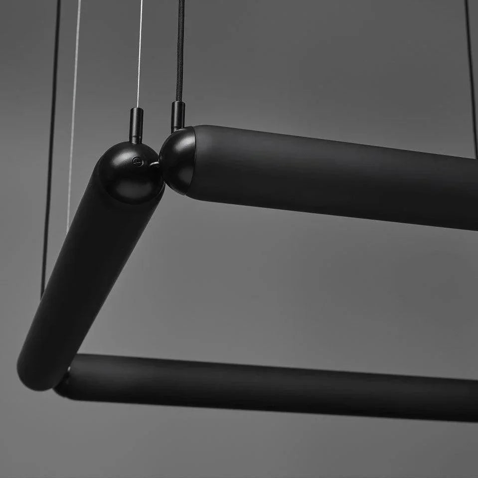 Nahaufnahme der PURO CONTOUR Hängeleuchte von Brokis in Schwarz, Square 800 – matte Oberfläche und hochwertige Verarbeitung im Detail