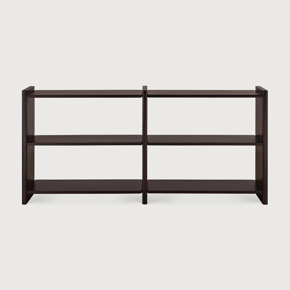 Ethnicraft MORTISE Regal aus massivem Mahagoni in Rose Brown mit offener Fächerstruktur und sichtbaren Holzverbindungen in Frontansicht.