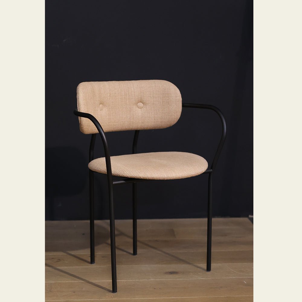 Gubi - EXPO Gubi COCO Armlehnstuhl - 1000003568414 | Homestorys