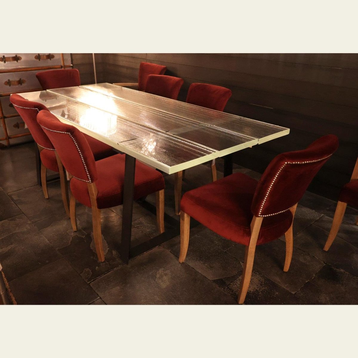 Timothy Oulton - EXPO Timothy Oulton ICEBERG Esstisch mit 6 MIMI Stühlen - 1000003489801 + 6x 1000003509196 | Homestorys