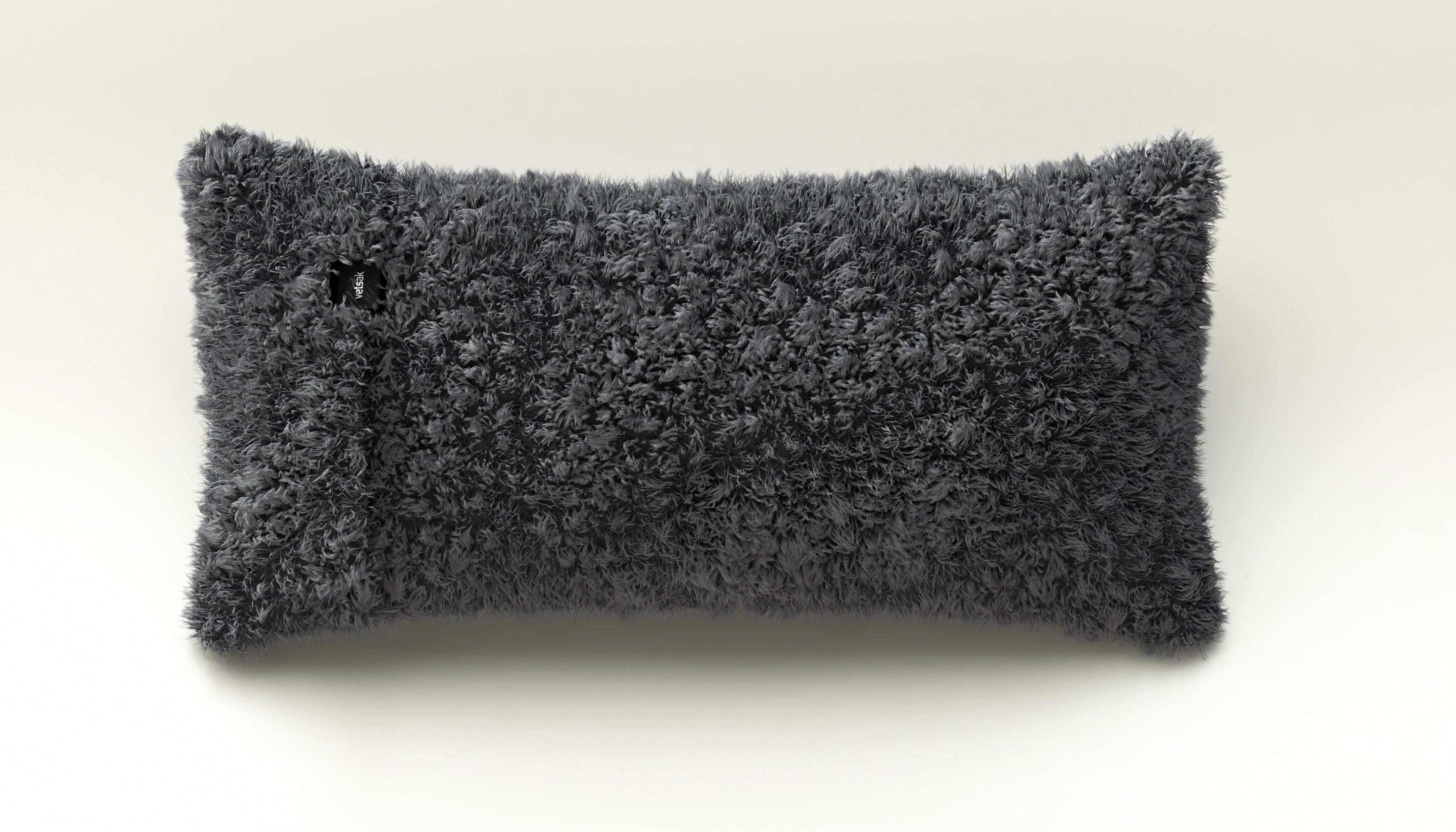 Kleines Kissen von vetsak in Doodle Dark Grey – zeitlose Ergänzung mit spannender Oberfläche