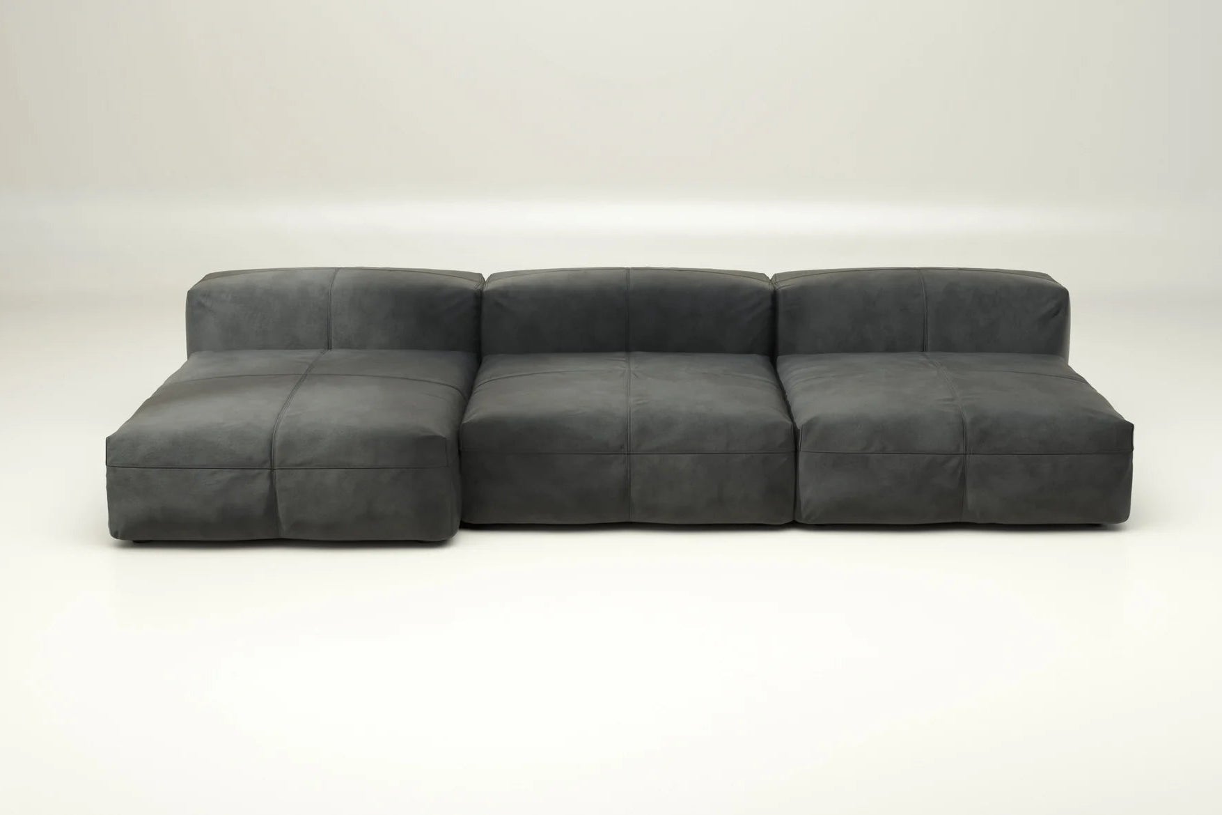 Vetsak Sofa Set 04 in Echtleder Dark Grey – ohne Kissen, dunkler Grauton mit glatter Lederstruktur für urbanes Interior