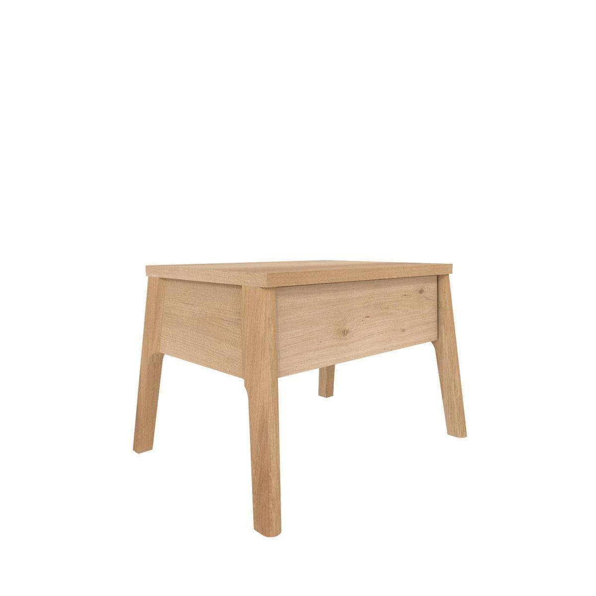 Seitenansicht des Ethnicraft AIR Nachttischs – Maße 56x44xH37 cm, aus geölter Eiche