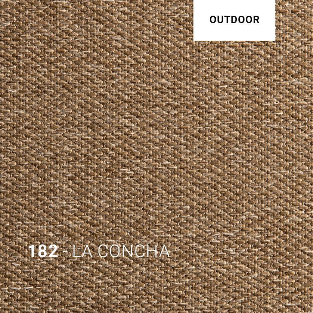 Gartenstuhl FIONA von Gommaire mit Kissen in LA CONCHA – heller Outdoor-Stoff in Muschelbeige, UV-beständig und edel für stilvolle Gartenmöbel