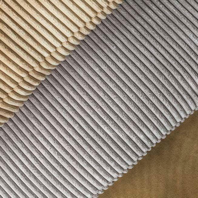 Nahaufnahme vom Cord Velours Stoff des Vetsak Kissen NOODLE – weiche Rippstruktur mit markanter Textur und hochwertiger Verarbeitung