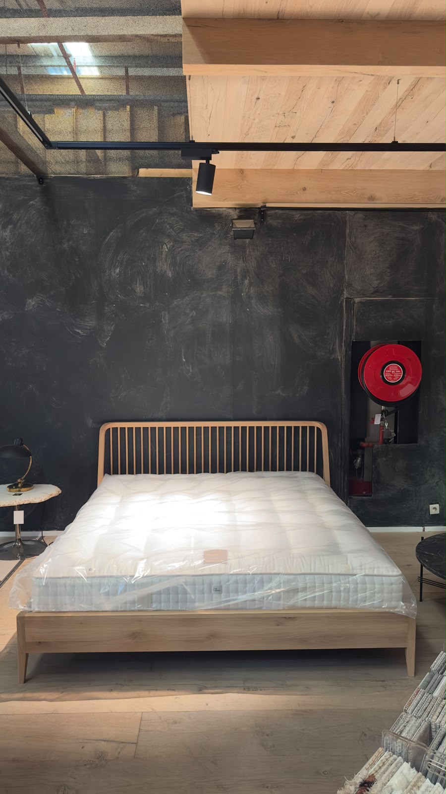 Ethnicraft SPINDLE Bed 180x200, made of oiled oak, as a display model
