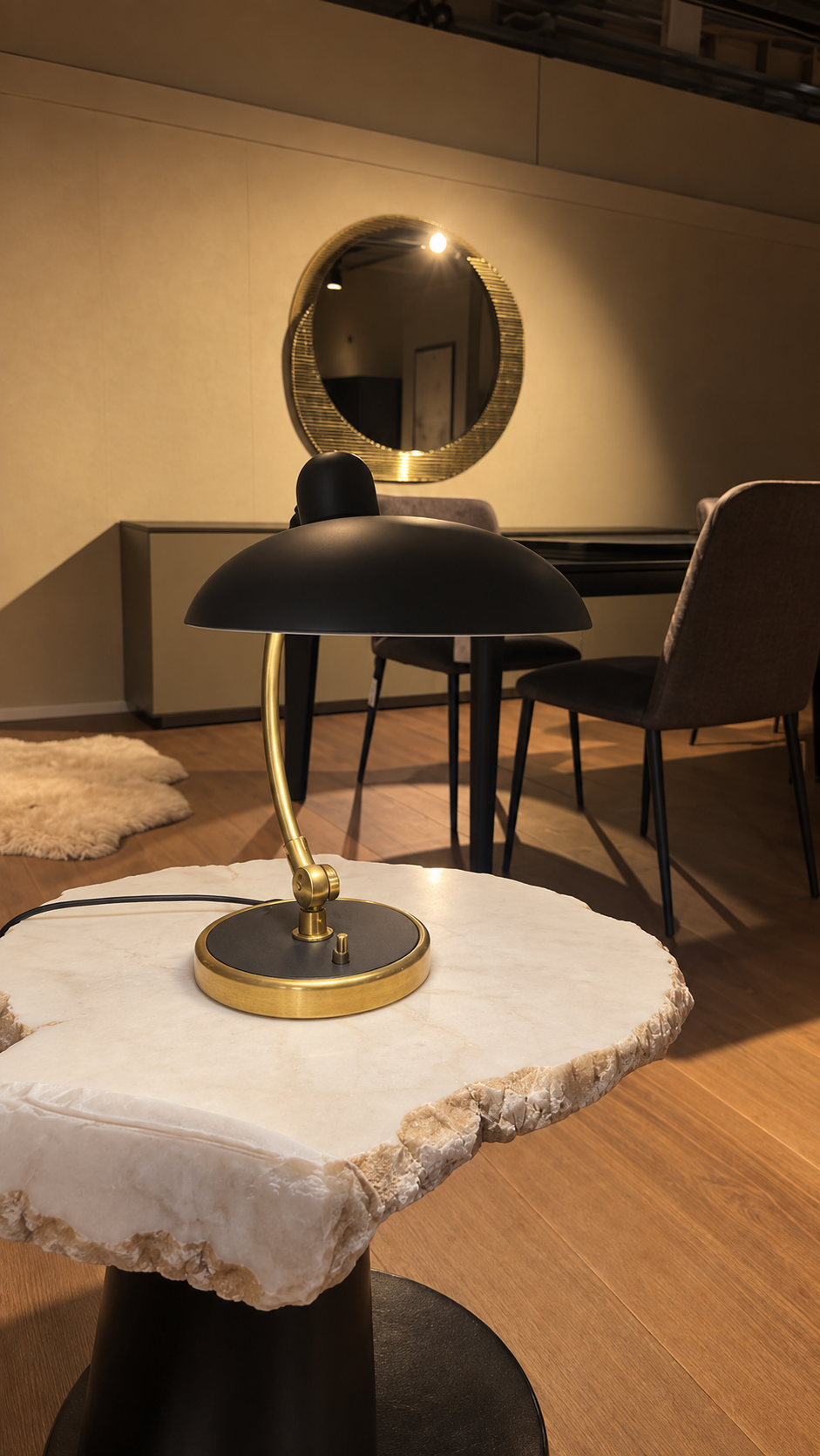 Lampe de table Fritz Hansen KAISER IDELL 6631-T, noir mat et laiton
