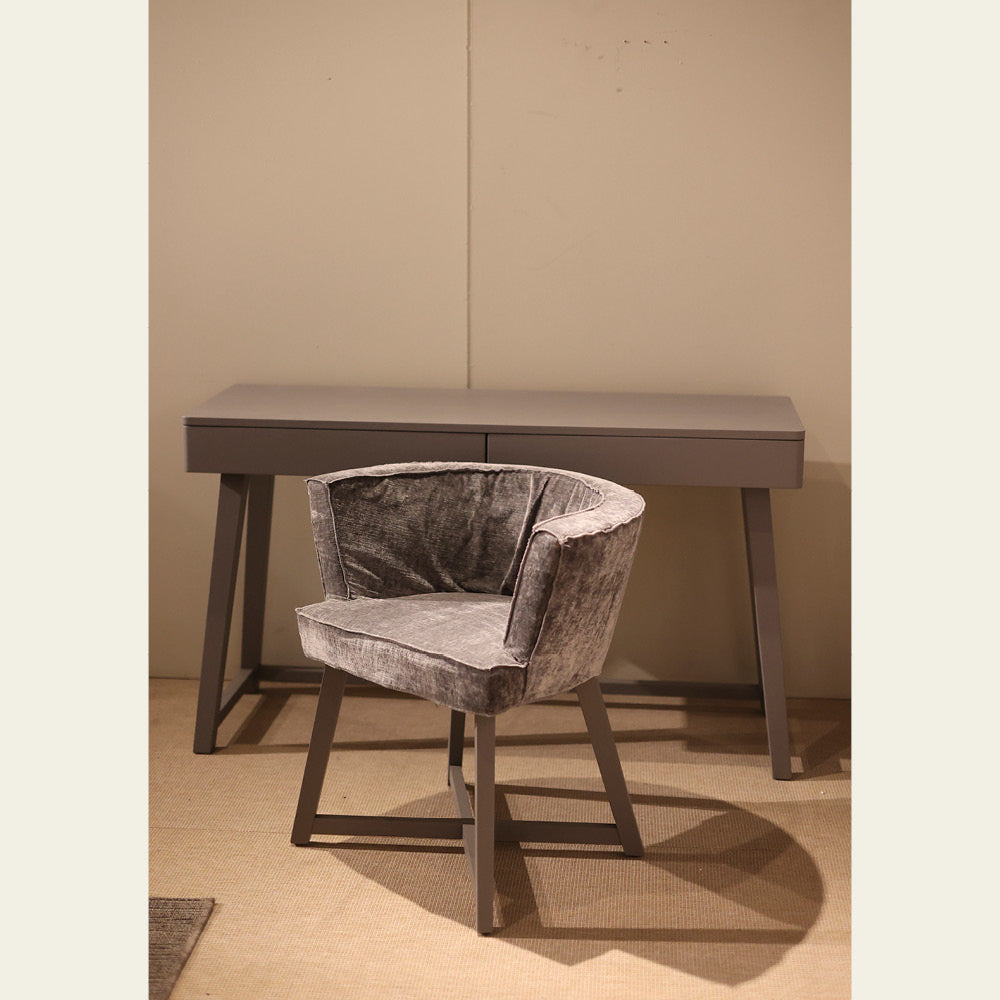 EXPO Gervasoni desk 50 with Bridge chair 26