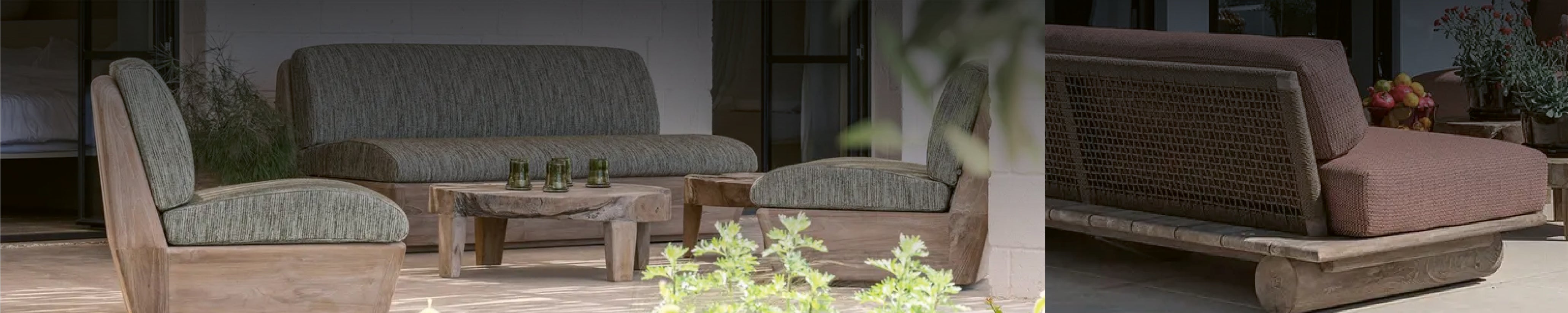 Gommaire Outdoor Lounge mit Gartensofas aus naturbelassenem Holz und wetterfestem Stoffbezug.