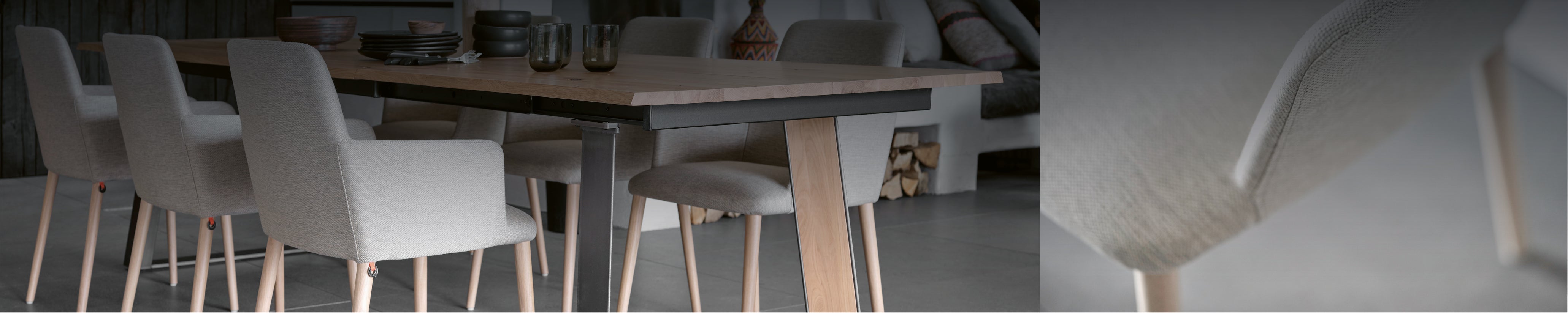 Rob-Stühle von Mobitec an einem modernen Esstisch – gepolstert in neutralem Stoff, mit skandinavisch inspiriertem Design und klarer Linienführung.