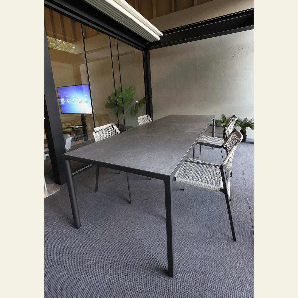 EXPO Tribù Illum garden table with Nodi garden chairs