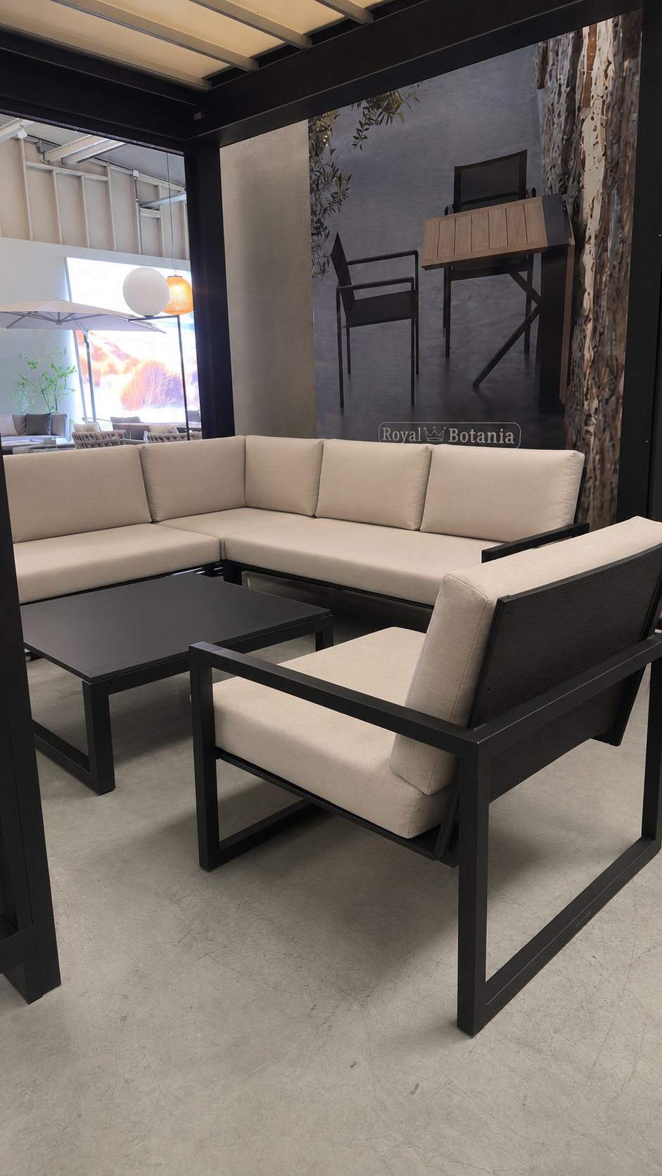 Ensemble de salon de jardin NINIX de Royal Botania, comprenant un fauteuil, une table, un tabouret et des Coussins