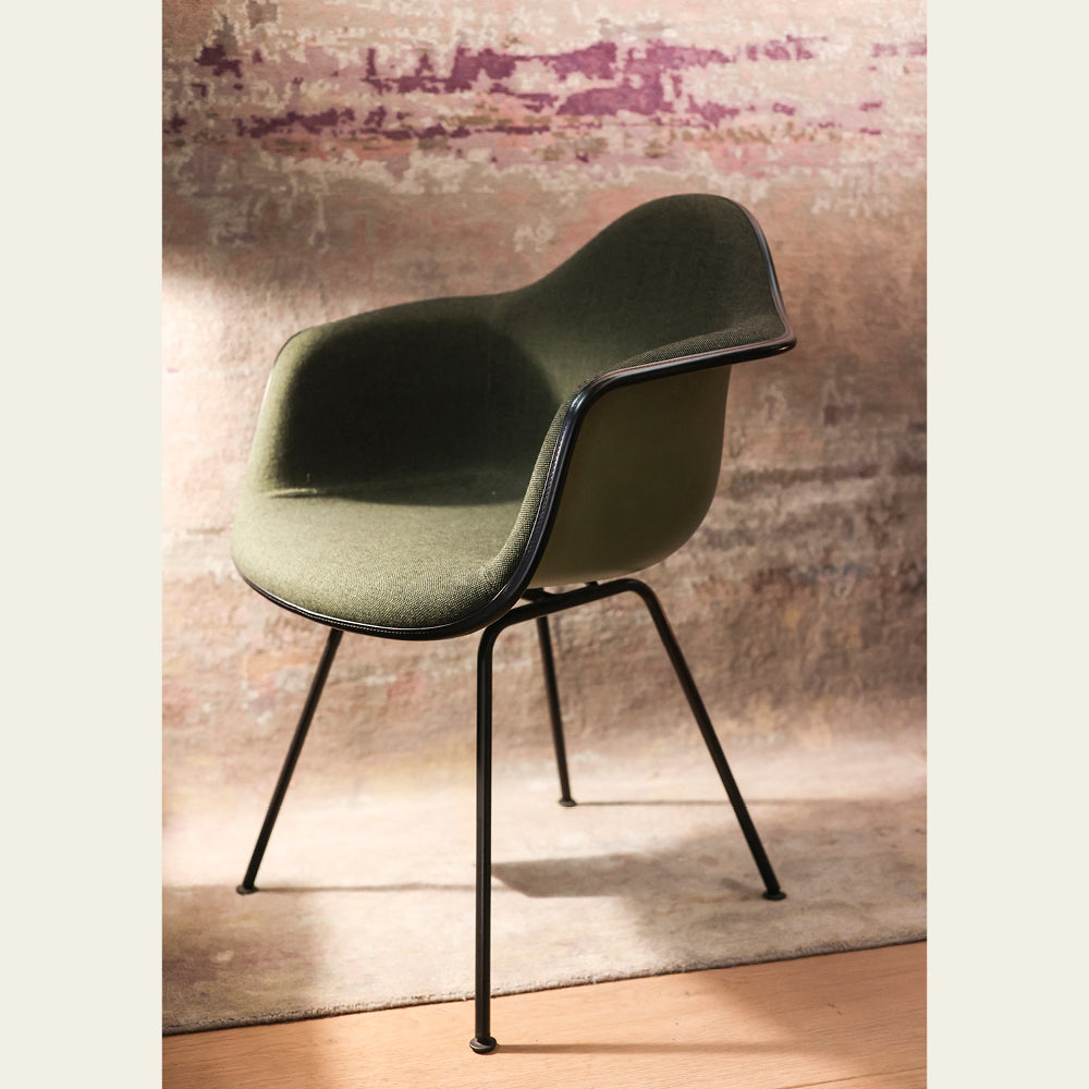 EXPO Vitra EAMES armchair