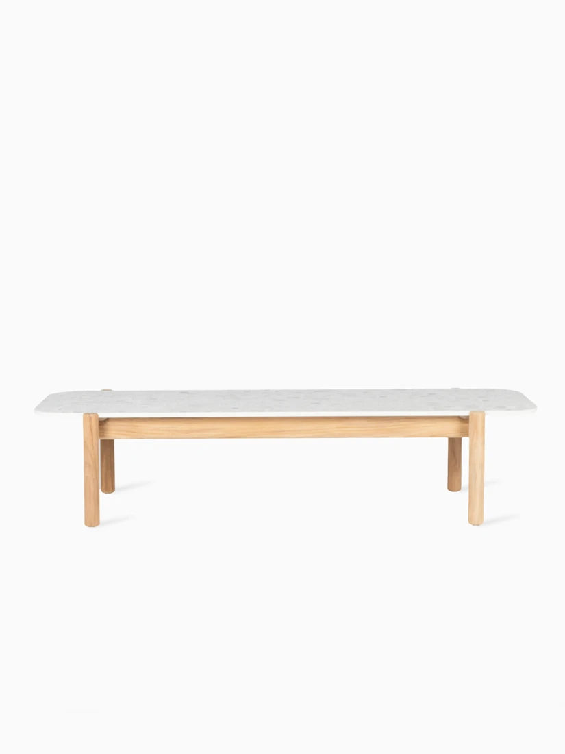 Table basse rectangulaire Vincent Sheppard ODA avec piètement en teck et plateau en céramique de couleur « Shards »
