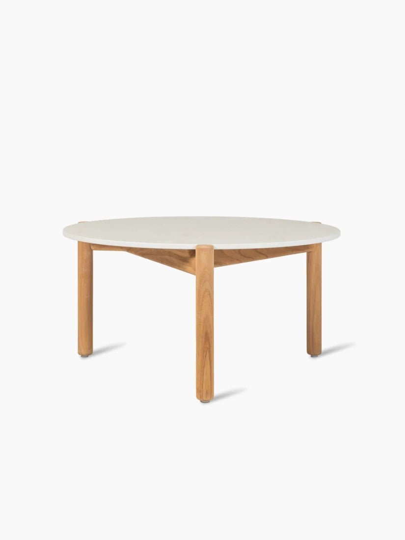 Table basse ronde Vincent Sheppard ODA avec piètement en teck et plateau en céramique de couleur Portland