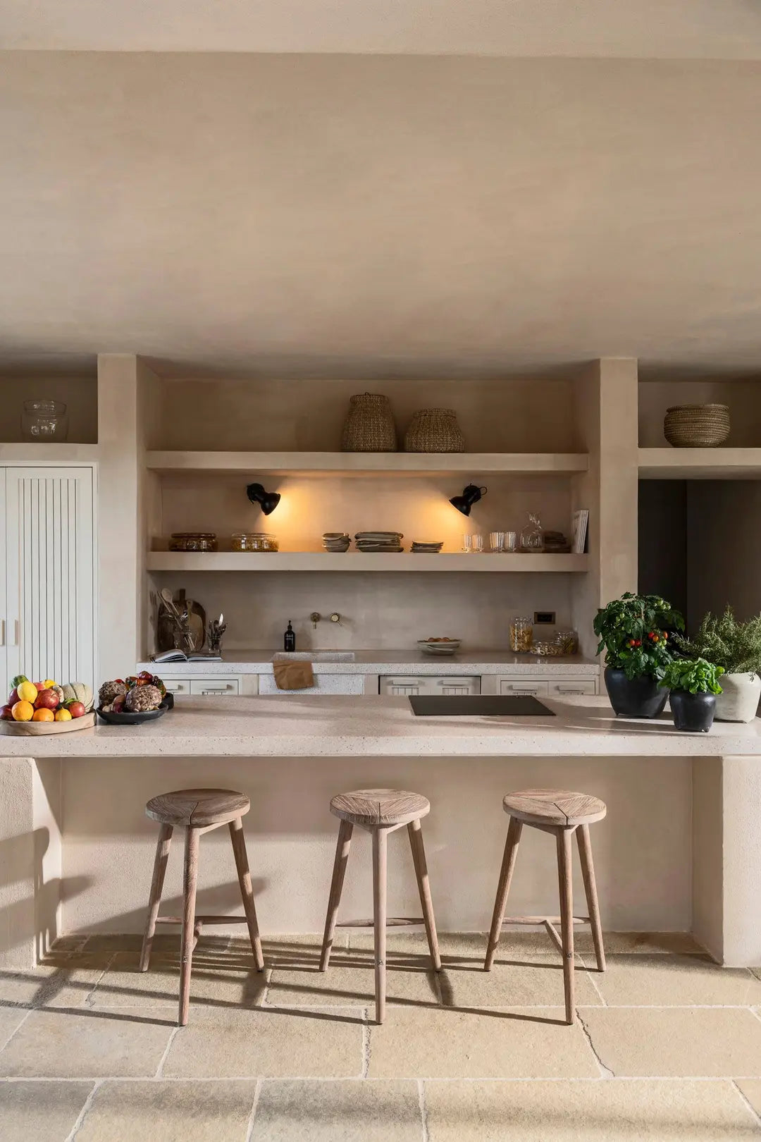 Asti stool from Gommaire as an indoor stool or decorative object - rustic-elegant in the modern living room