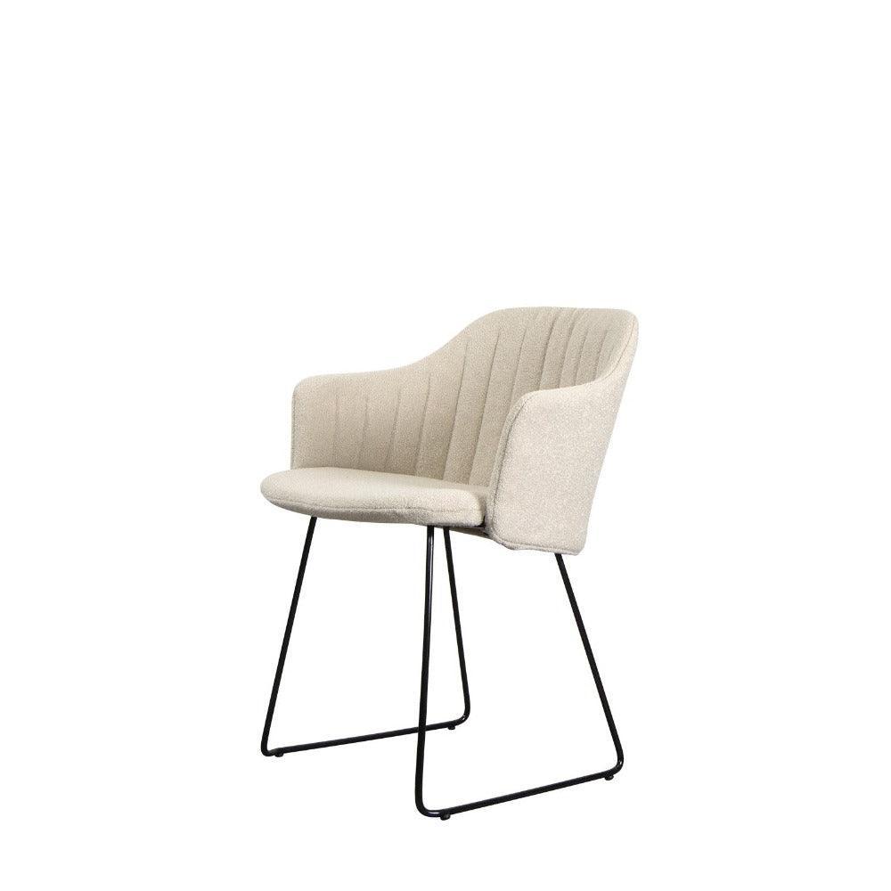 CHOICE Schlittenstuhl mit sandfarbenem Polsterset – zurückhaltend, elegant und funktional