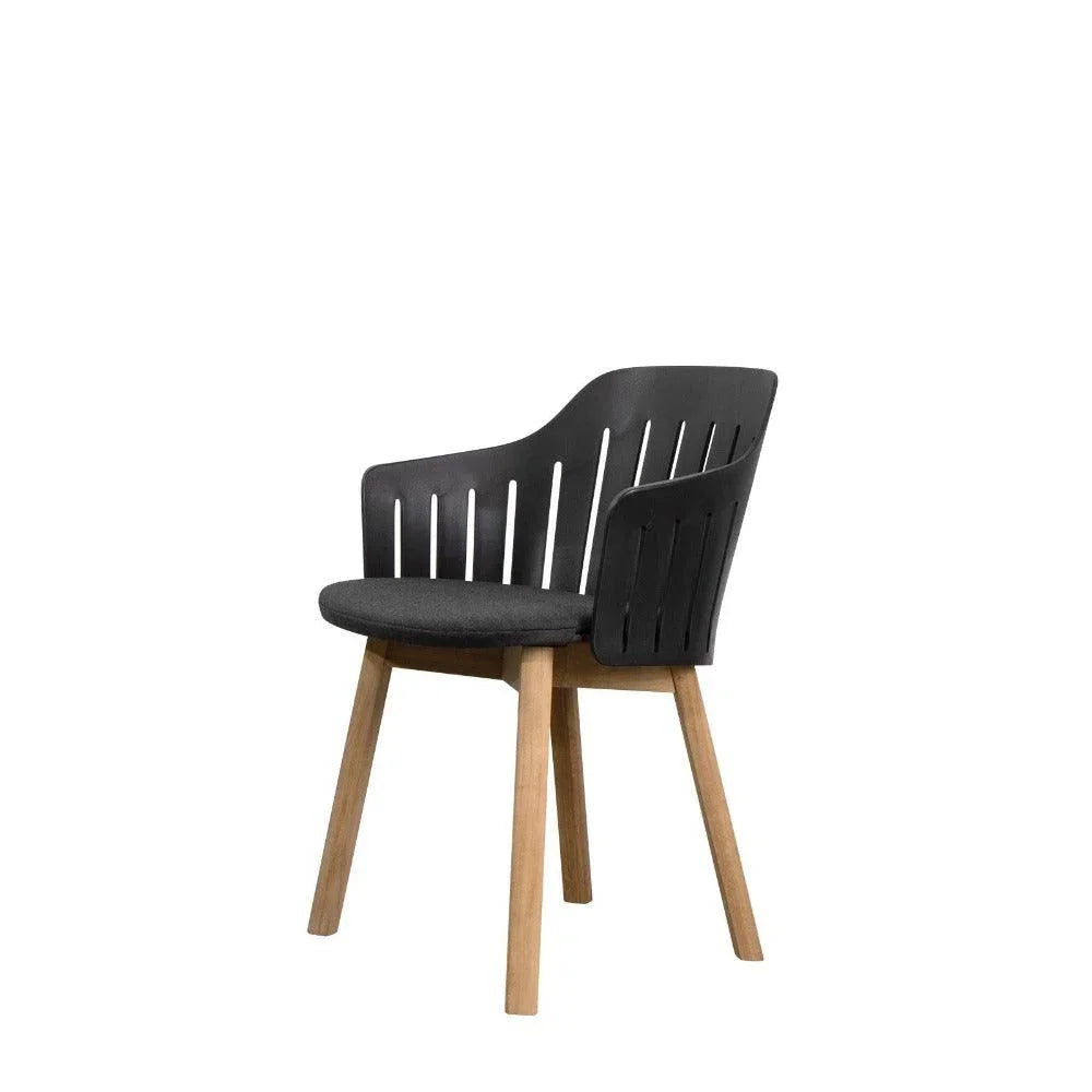 Cane-line CHOICE Stuhl mit Sitzkissen in Natté Schwarz – elegante Ton-in-Ton-Ausführung mit modernem Komfort