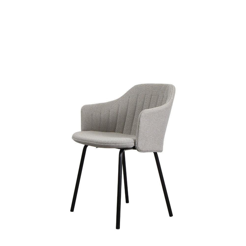 Cane-line CHOICE in Schwarz mit hellgrauen Kissen und Stahlrahmen – klar, modern, komfortabel