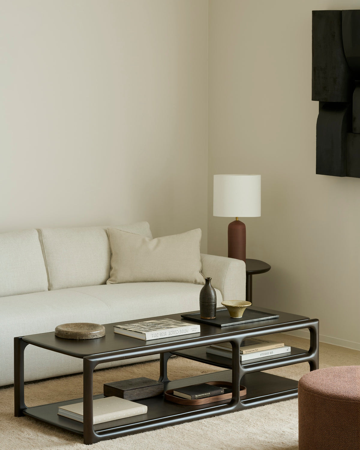 Ethnicraft EDA mahogany coffee table in a rectangular design measuring 150 × 60 cm in a spacious living room.