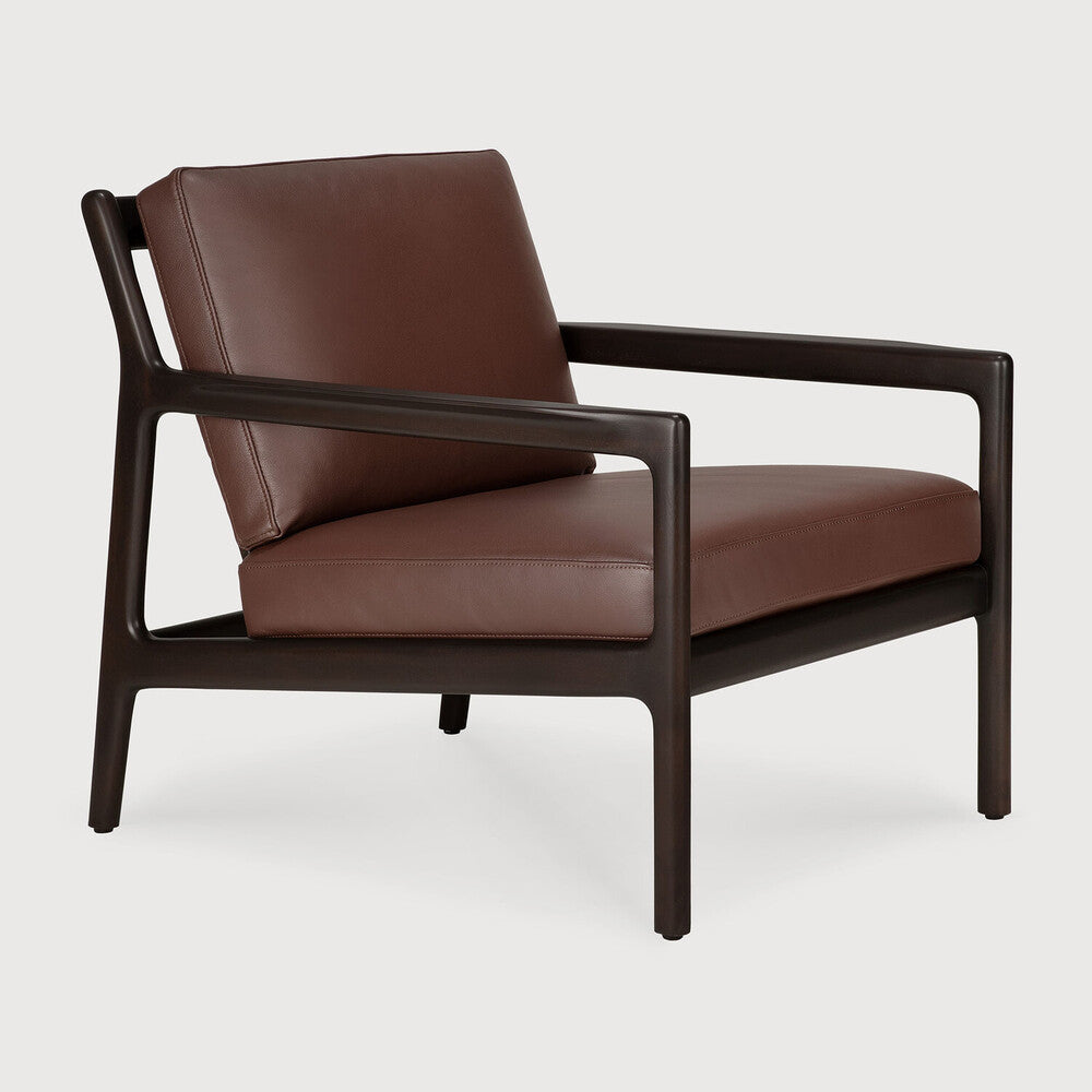 Ethnicraft JACK lounge chair made of solid mahogany with curved armrests and burgundy leather seat cushions, viewed from the front.
