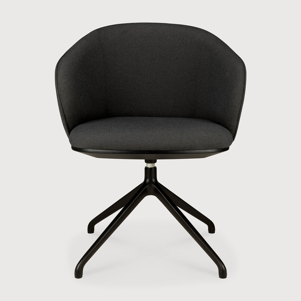 Chaise de bureau d'Ethnicraft UNDA avec assise rembourrée, couleur Charcoal, vue de face.