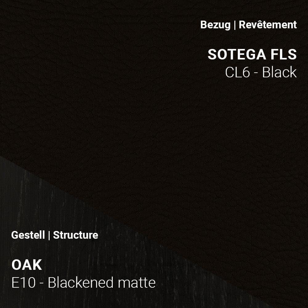 SAGA C0110 mit Stoff Sotega FLS CL6 Black und Eiche Blackened Matte Gestell (E10)