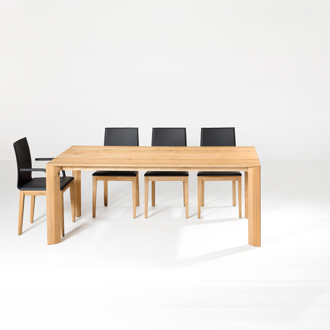 SR1 Light dining table