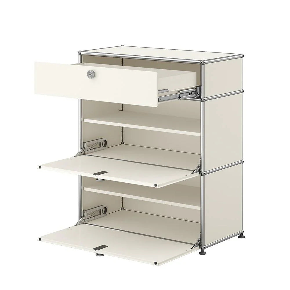 USM Kommode M25 in Reinweiß mit geöffneten Schubladen – funktionales Designmöbel mit viel Stauraum und modularer Struktur für Büro oder Zuhause