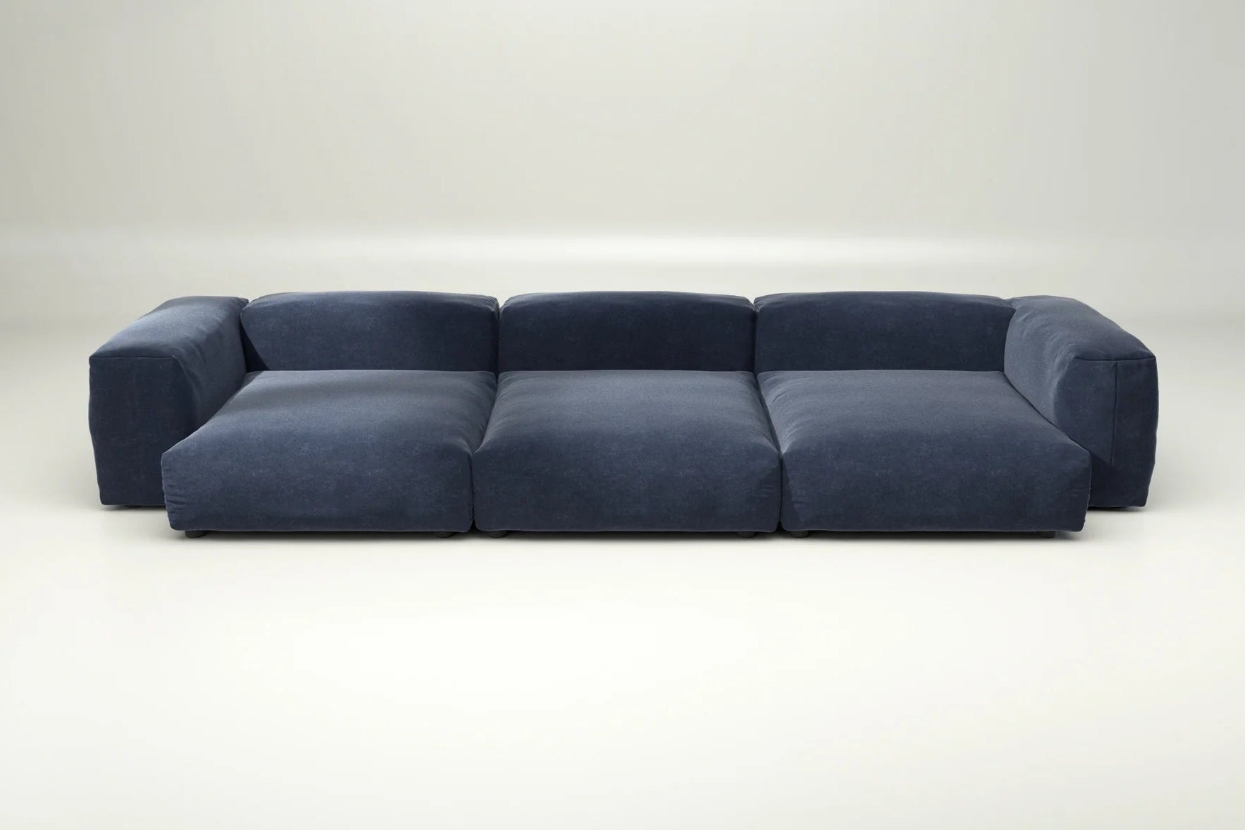 Vetsak Sofa 05 mit Suave Navy – ohne Kissen, maritimer Stil für moderne Wohnräume mit Farbtiefe