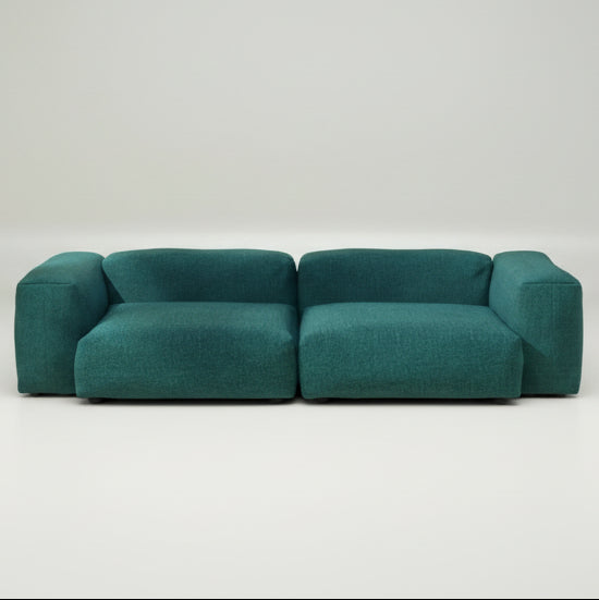 Sofa SET 02 in L mit Piqué Cedar – ausdrucksstarke Farbe trifft wetterfeste Materialien