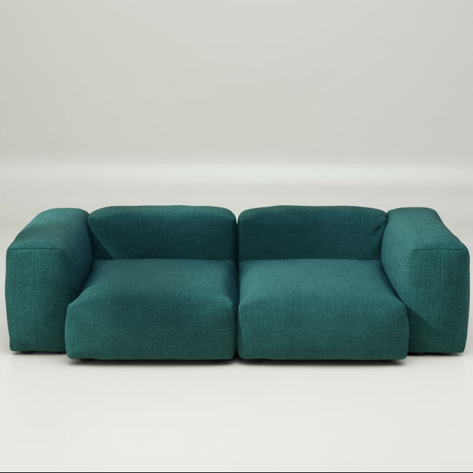 Modulares Sofa M von vetsak mit Outdoor-Stoff Piqué in Cedar – warmes Terrakotta für natürliche Außenbereiche