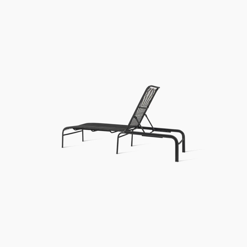 Bain de soleil LOOP de Vincent Sheppard, en noir, avec structure en aluminium et tressage