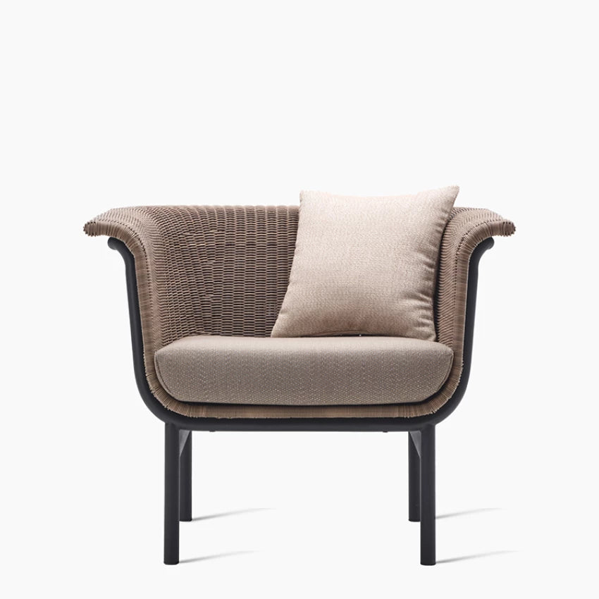 Fauteuil de jardin Vincent Sheppard WICKED, couleur Black Taupe, avec coussins d'assise et décoratifs