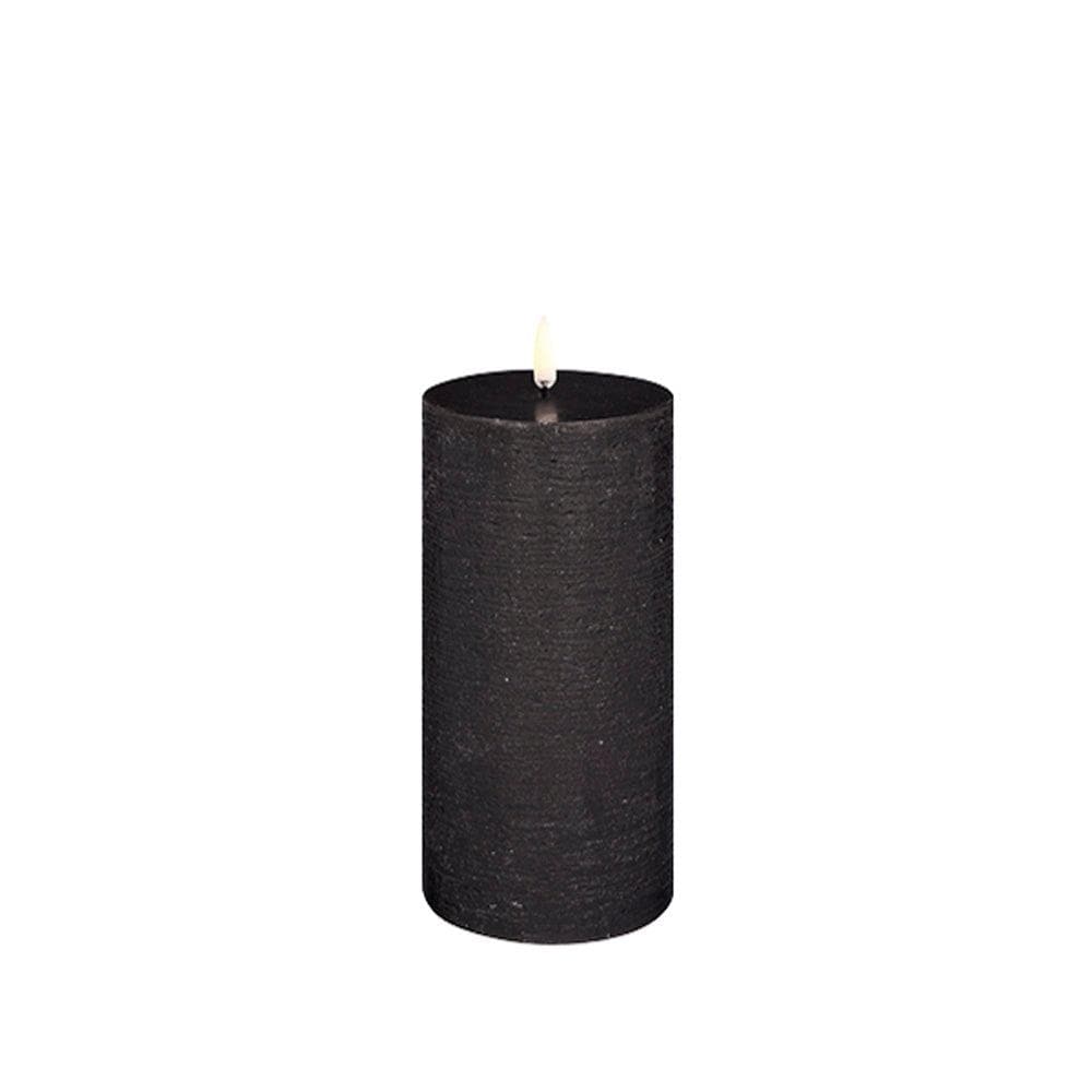 Kerze PILLAR RUSTIC LED Uyuni - Forest Black Ø7.8 x 10cm | Piffany | Homestorys