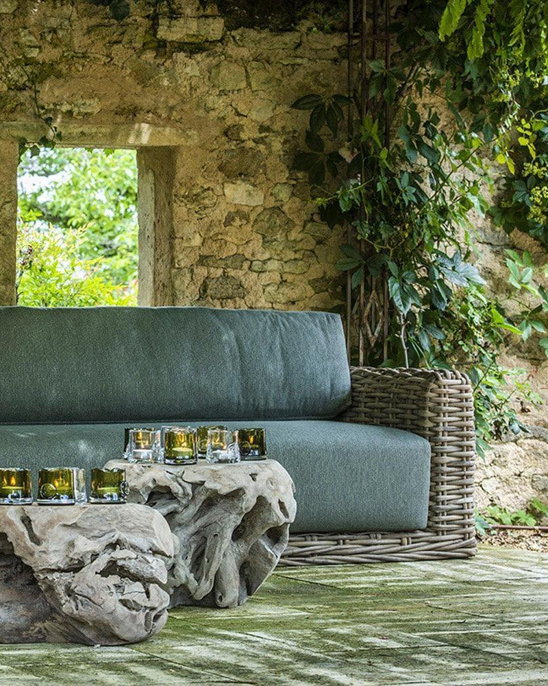 Gartensofa DORAN von Gommaire in moderner Gartenlounge – hochwertiges Outdoor-Sofa aus Teak mit komfortabler Polsterung für stilvolle Terrassengestaltung