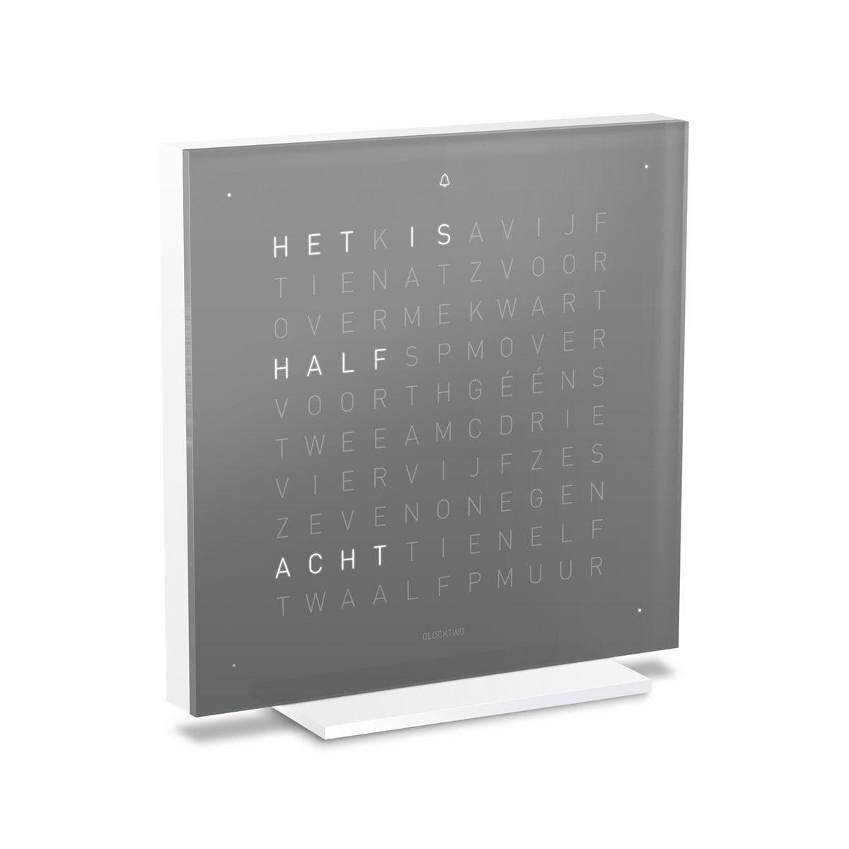 QLOCKTWO EARTH 13.5 Pure Early Grey Tea – elegante Design-Tischuhr mit graubrauner Oberfläche und typografischer Zeitanzeige für stilvolles Wohnen