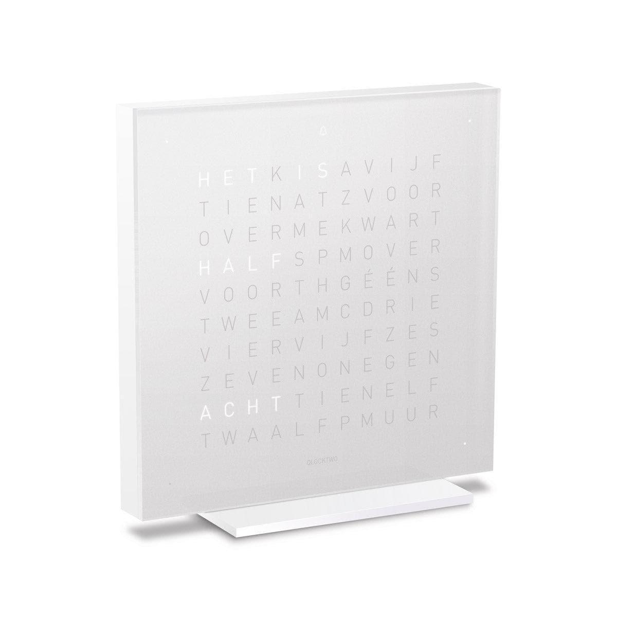 QLOCKTWO EARTH 13.5 Pure Vanilla Sugar – stilvolle Design-Tischuhr mit cremeweißer Oberfläche und typografischer Zeitanzeige für moderne Interiors