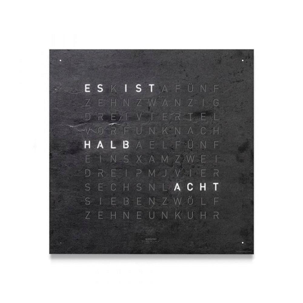 QLOCKTWO EARTH 45 Metamorphite – exklusive Designer-Wanduhr aus echter Schieferstruktur, kraftvoll und zeitlos elegant